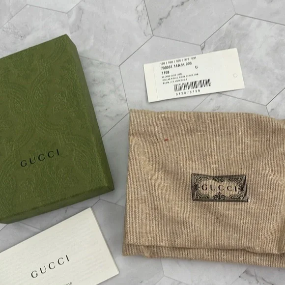 $750 New, Authentic GUCCI Black Leather Card Holder Unisex